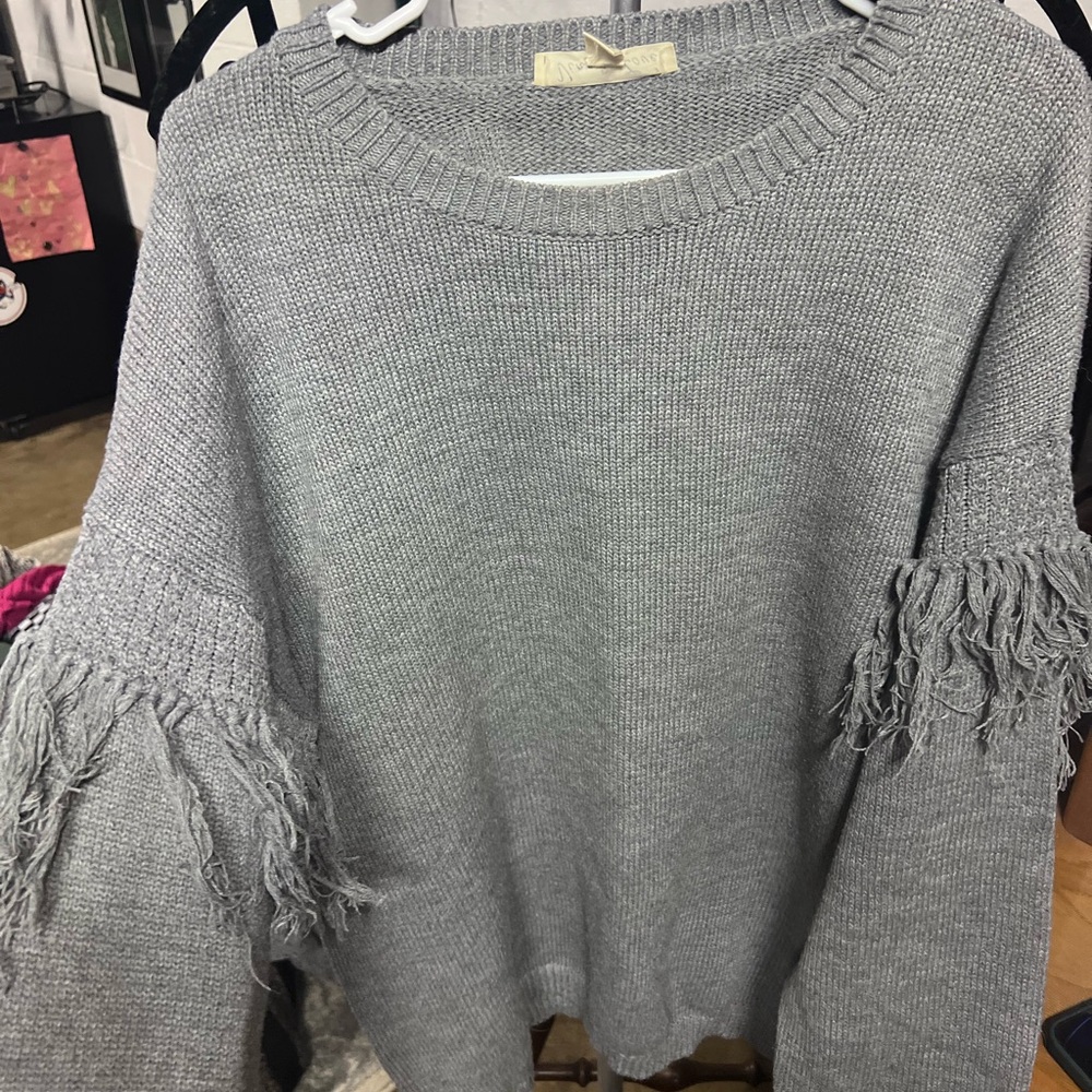 Vine & Love Light Gray Fringe Sleeve Crewneck Sweater